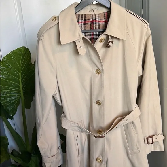 Vintage Canda Trench Coat with Belt - Picture 6 of 6
